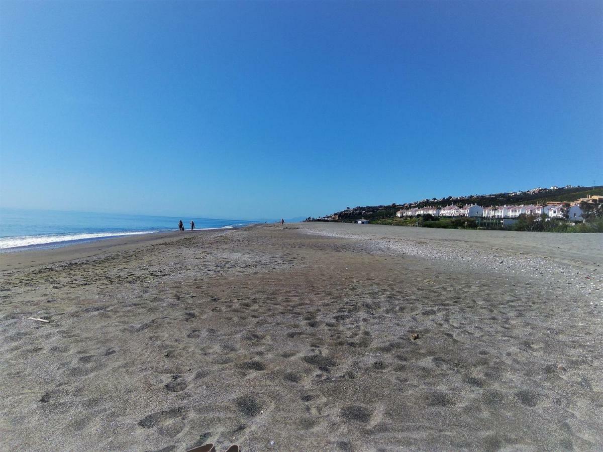 Manilva Playa Apartment Bagian luar foto